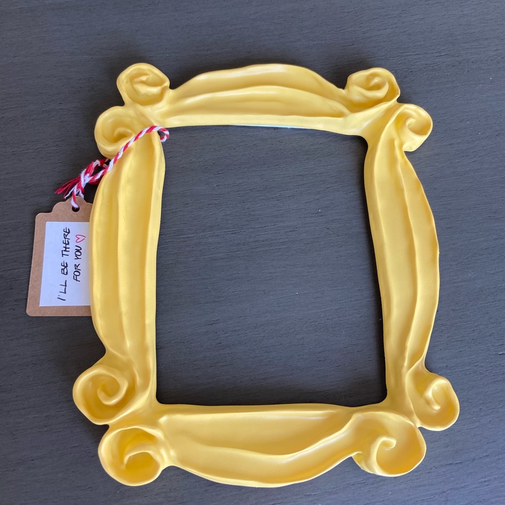 F•R•I•E•N•D•S door picture frame